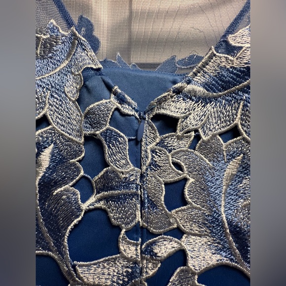 Adrianna Papell
Women's Round-Neck Tonal Lace Dress - Picture 9 of 11